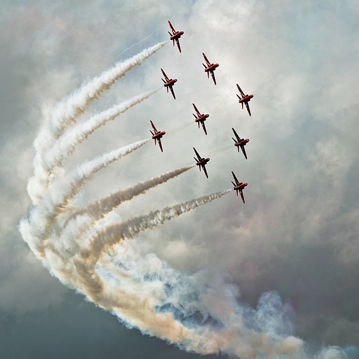 202_Fairford RIAT_Red Arrows na British Aerospace Hawk T1.jpg